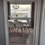 Charming Family House With Beautiful Views! בית נופש Askoy
