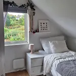 Charming Family House With Beautiful Views!