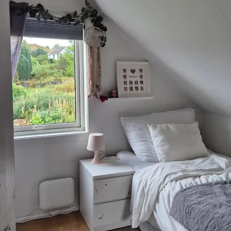 Charming Family House With Beautiful Views!