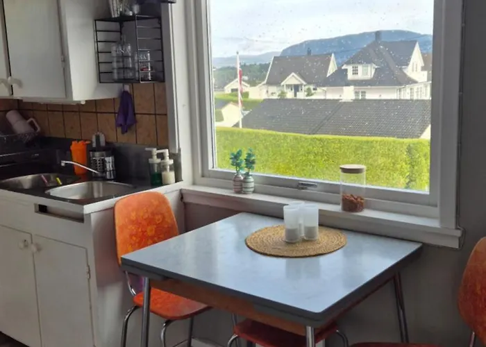 Hébergement de vacances Charming Family House With Beautiful Views!