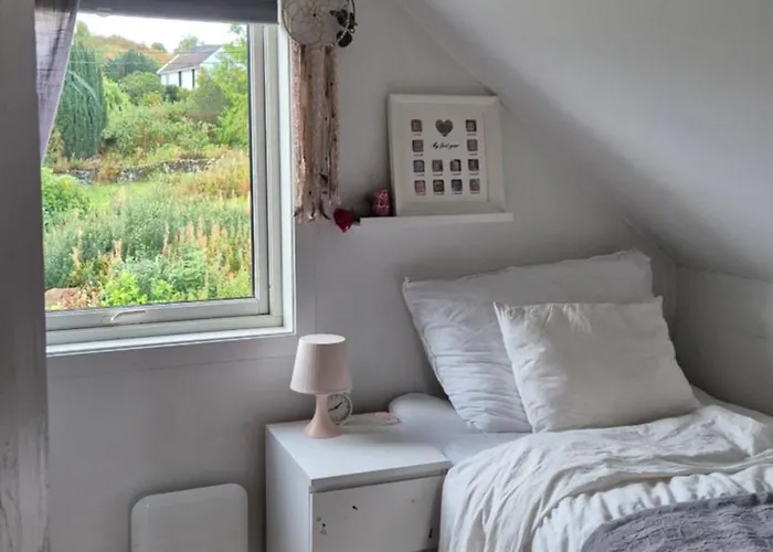 Charming Family House With Beautiful Views!